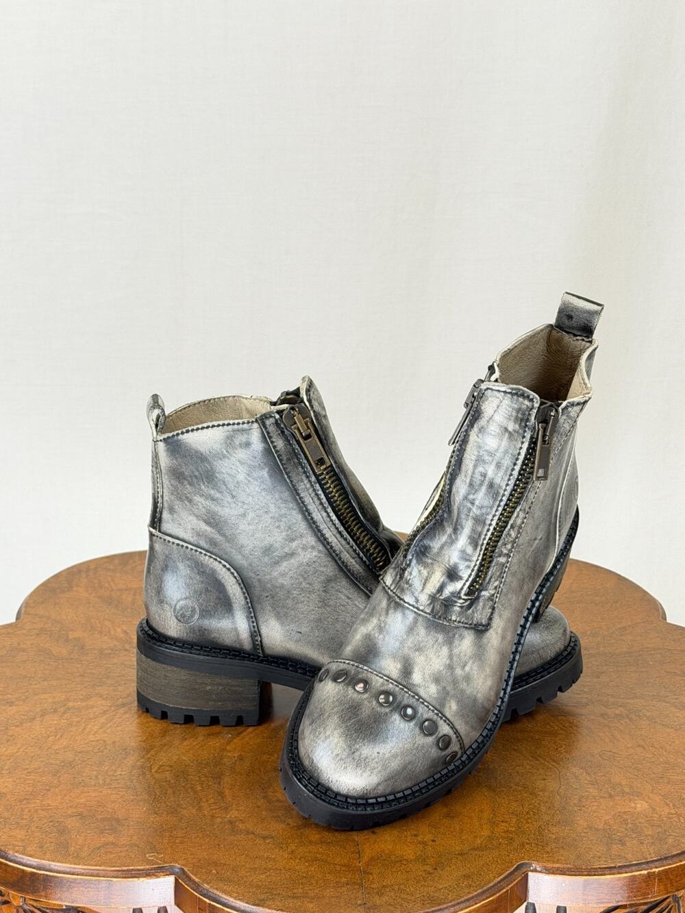 NIB Casta Morna Charcoal Distressed Leather Boot Zippers & Grommets #0361 EU 37
